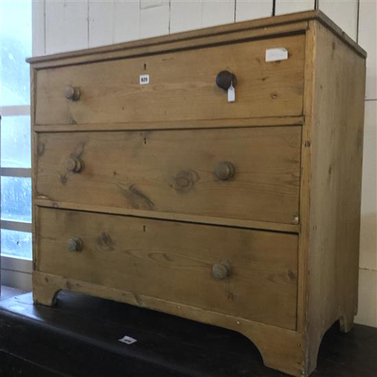 Pine chest of drawers